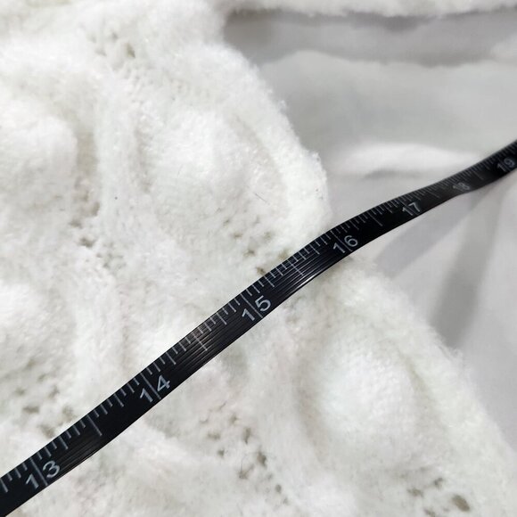 Theo & Spence Womens White Crewneck Pullover Sweater Size Small
Lot F - Picture 6 of 9